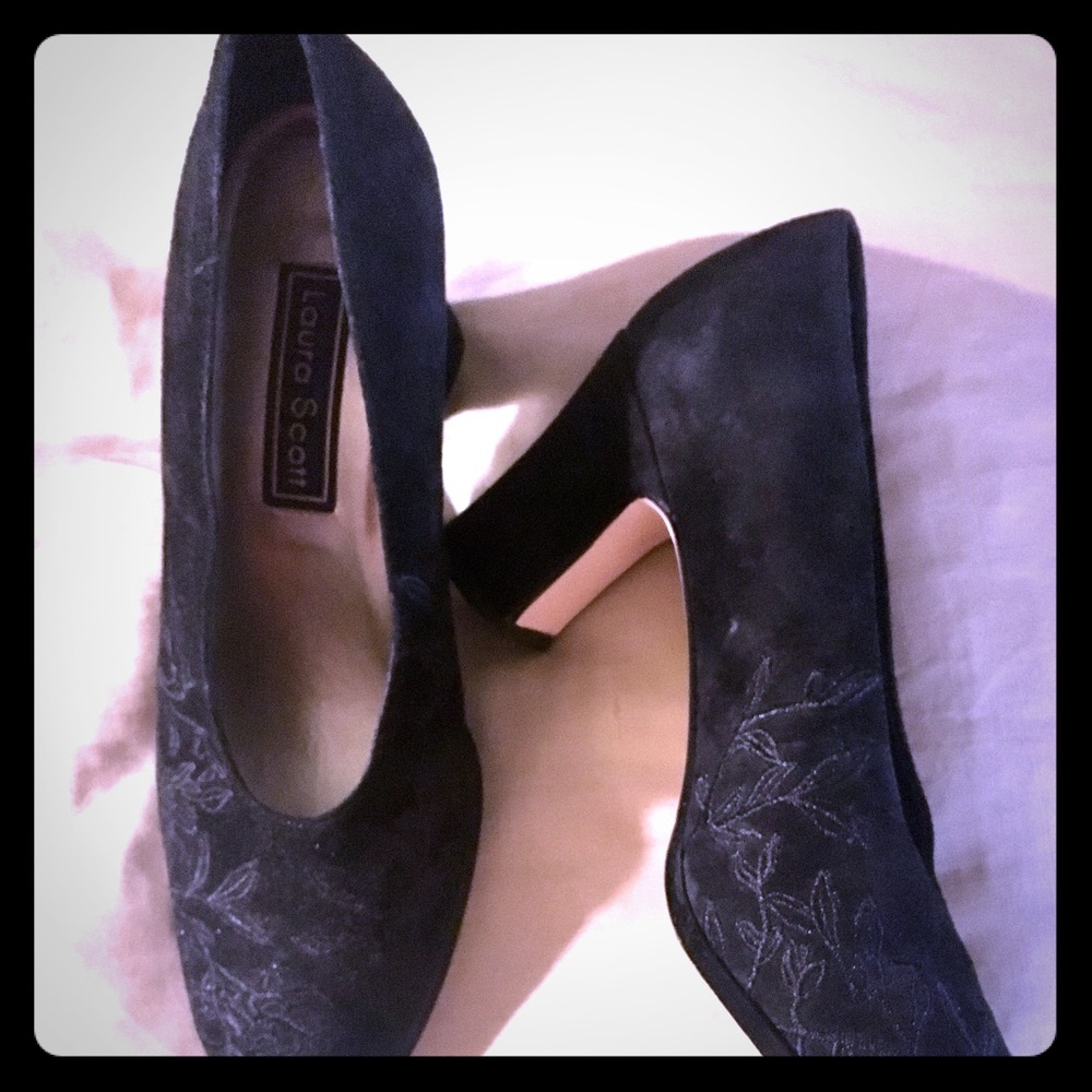 Laura Scott Black Casual Heels